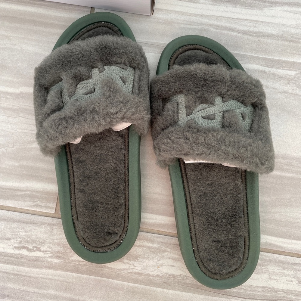 Women’s FatigueSherling Slide